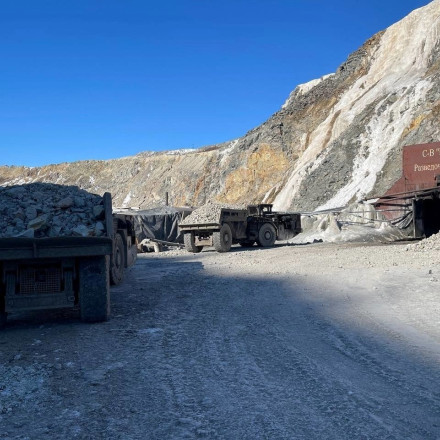 Ρωσία: «Θρίλερ» με 13 εργάτες που έχουν παγιδευτεί σε χρυσωρυχείο