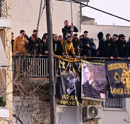 Κρίθηκαν αθώοι οι οπαδοί της ΑΕΚ για τα καπνογόνα στην ταράτσα Κρίθηκαν αθώοι οι οπαδοί της ΑΕΚ για τα καπνογόνα στην ταράτσα