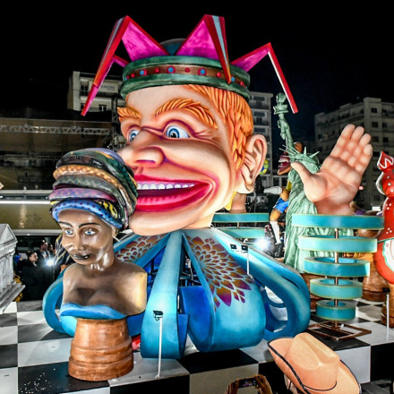 Πάτρα: Το «καρναβάλι» της παραβατικότητας - Κατασχέθηκαν από ναρκωτικά μέχρι φυσίγγια