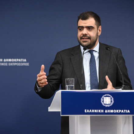 Μαρινάκης για Τέμπη: Ανυπόστατες θεωρίες περί «μονταζιέρας»