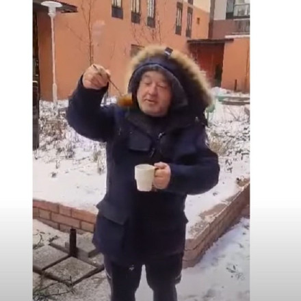 Έλληνας στο Ελσίνκι βγήκε στο κρύο για να κάνει τσιγάρο και έγινε... viral!