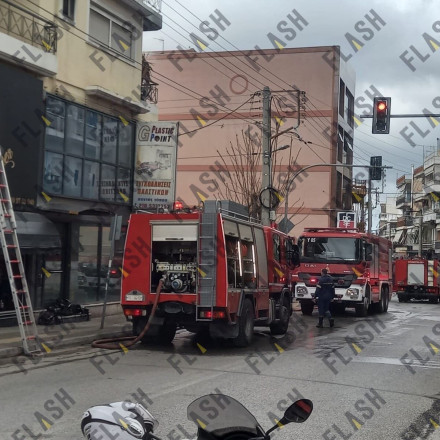 Φωτιά σε διαμέρισμα στη Νέα Ιωνία - Απεγκλωβίστηκαν με ασφάλεια 2 άτομα