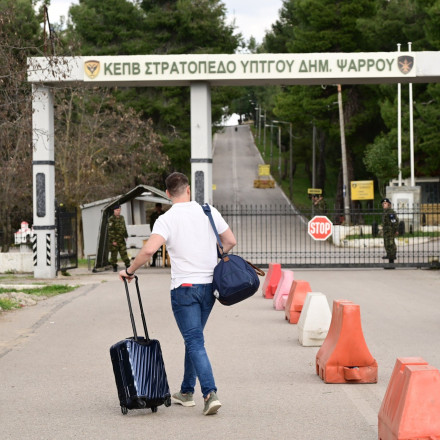 Πρώτη νύχτα στον στρατό για Κασσελάκη και νέο βίντεο: «Να κοιμάστε ήσυχα»
