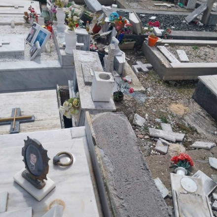 Καταστροφή στο νεκροταφείο Γαστούνης - Ανεμοστρόβιλος «ξήλωσε» τα πάντα