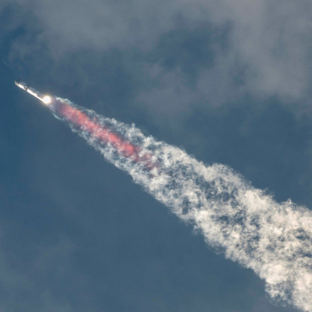 SpaceX: Έρχεται ο πρώτος «ιδιωτικός» διαστημικός περίπατος - Στο διάστημα ο Falcon 9