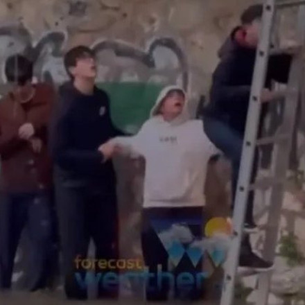 Παραλίγο τραγωδία στην Αττική: Φούσκωσε ο Ιλισσός και κινδύνεψαν παιδιά [vid]
