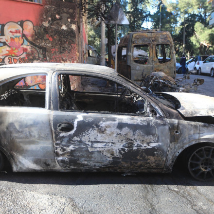 Βομβαρδισμένο τοπίο η περιοχή στου Ζωγράφου μετά τον εμπρησμό - Δείτε τα πλάνα