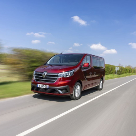 Renault Trafic Combi: Σαλόνι σε τροχούς για 9 επιβάτες