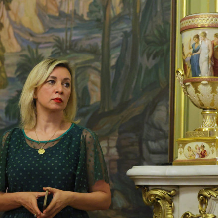«Απρέπεια» Ζαχάροβα για 25η Μαρτίου: Αντί για ευχές δίνουμε μαθήματα ιστορίας
