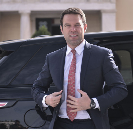 Στο πλευρό του Χάρη Δούκα ο Στέφανος Κασσελάκης – «Η συνήθης μέθοδος μιας ακροδεξιάς ΝΔ»