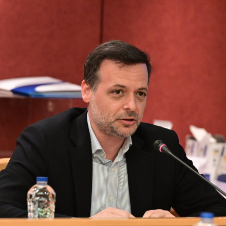 Ο Χάρης Δούκας με επιστολή στον υπουργό Εσωτερικών ζητά αυστηροποίηση του πλαισίου για τα κλαμπ