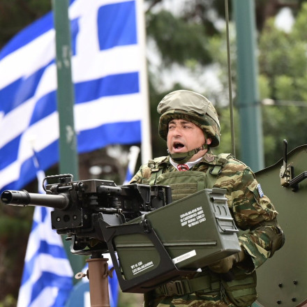 25η Μαρτίου: Εντυπωσιακή η μεγάλη στρατιωτική παρέλαση στο κέντρο της Αθήνας