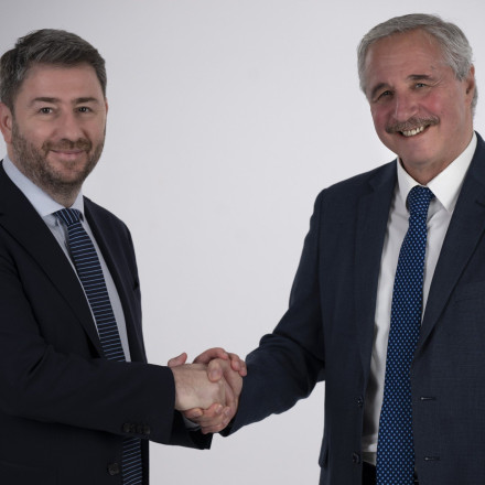 Ο Γιάννης Μανιάτης υποψήφιος ευρωβουλευτής με το ΠΑΣΟΚ  - Το βίντεο με Ανδρουλάκη