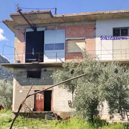 Ρομά, ανάμεσά τους δύο ανήλικοι, έκαναν ριφιφί σε αποθήκη και έβαλαν φωτιά