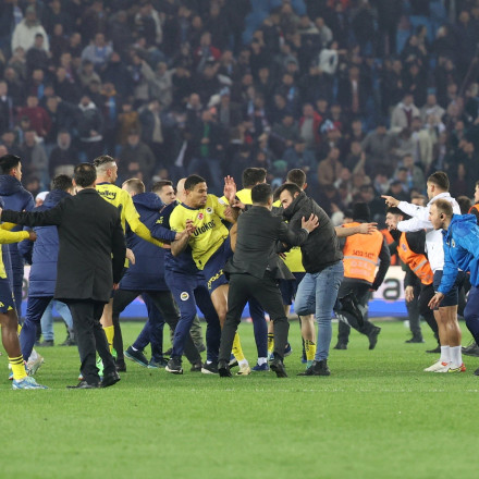 Αυτές είναι οι τιμωρίες της Φενέρ - «Γ@μ* τη δικαιοσύνη», δήλωσε η Τραμπζονσπόρ