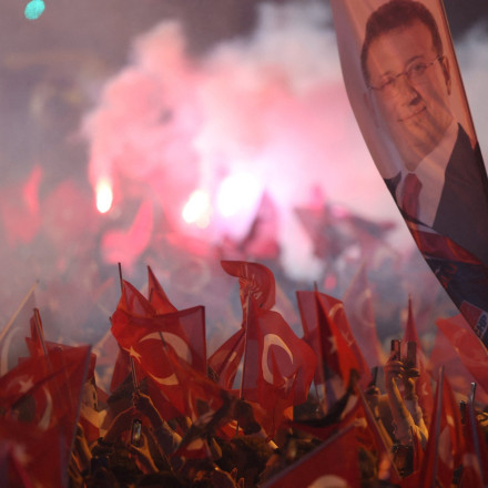 Θρίαμβος Ιμάμογλου στην Κωνσταντινούπολη - Το flash.gr στους πανηγυρισμούς