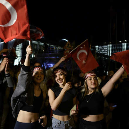 Εκλογές Τουρκία: Τριπλή ήττα Ερντογάν στις μεγάλες πόλεις - Θρίαμβος Ιμάμογλου Εκλογές Τουρκία: Τριπλή ήττα Ερντογάν στις μεγάλες πόλεις - Θρίαμβος Ιμάμογλου