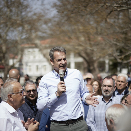 Μητσοτάκης από Καλάβρυτα: Επενδύουν στην τοξικότητα και εργαλειοποιούν τα Τέμπη