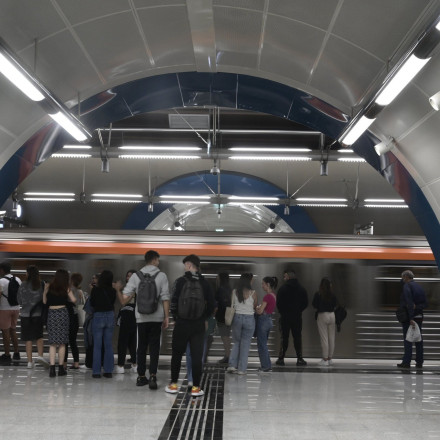 Οικονόμου: Στις 21 Φεβρουαρίου μπαίνουν οι αστυνομικοί στα μέσα μεταφοράς