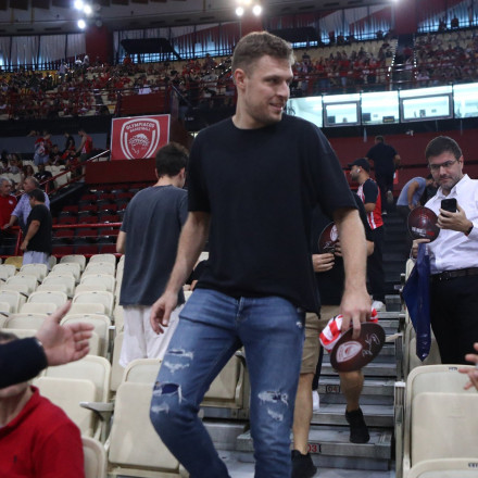 Ο Βεζένκοφ πιστεύει σε «αιωνίους» και στους περσινούς γνώριμους για το Final-4