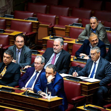 Βουλή: Νέα πρόσωπα σε βουλευτικά έδρανα εφόσον εκπέσουν οι Σπαρτιάτες