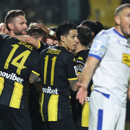 «Καταιγίδα» από γκολ ο Άρης και ένα ακόμη τρίποντο