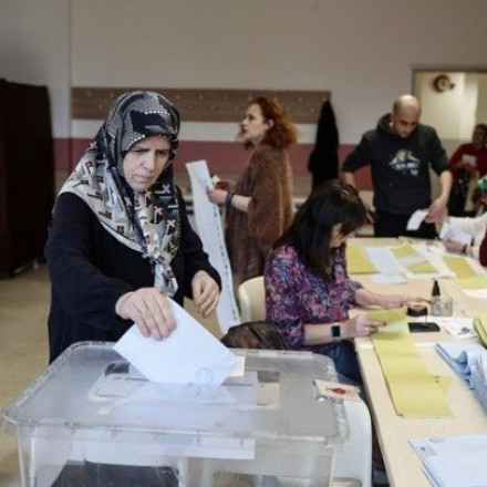 Δημοτικές εκλογές στην Τουρκία: Ένας νεκρός και δώδεκα τραυματίες από επεισόδια