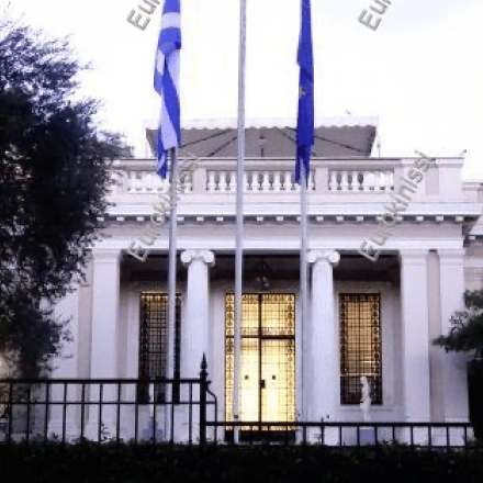 Και δυο επιτελικούς, τους έφαγε ο λάκκος