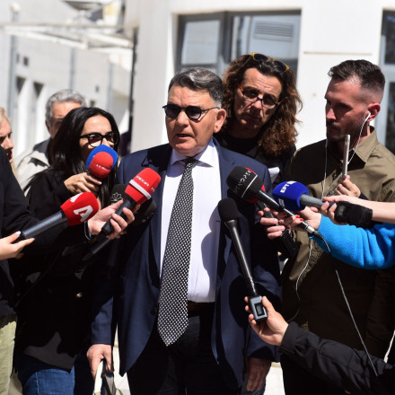 «Βολές» Κούγια στις γυναίκες ενόρκους: «Ήταν με ένα κινητό στο χέρι»
