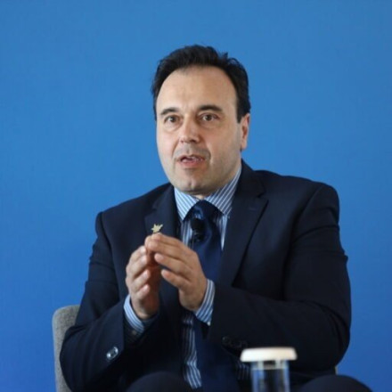 Παπαστεργίου: Έχουν βγει πάνω από 300.000 προσωπικοί αριθμοί - Εντός 2026 θα μπουν οι 2.500 κάμερες