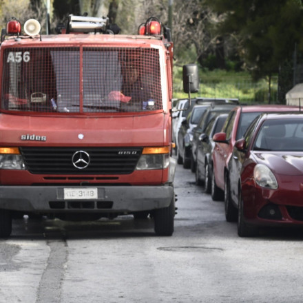 Θρίλερ στην Αργολίδα: Εντοπίστηκε σορός άνδρα σε ΙΧ μετά από πυρκαγιά