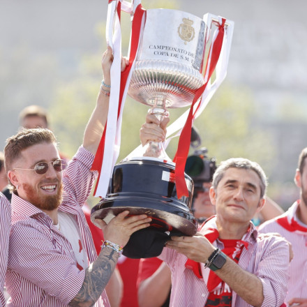 Συγκινητική υποδοχή των παικτών του Βαλβέρδε στο Μπιλμπάο μετά το κύπελλο