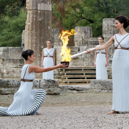 Αφή Ολυμπιακής Φλόγας: Μια μυσταγωγική τελετουργία που μεταδίδει φως