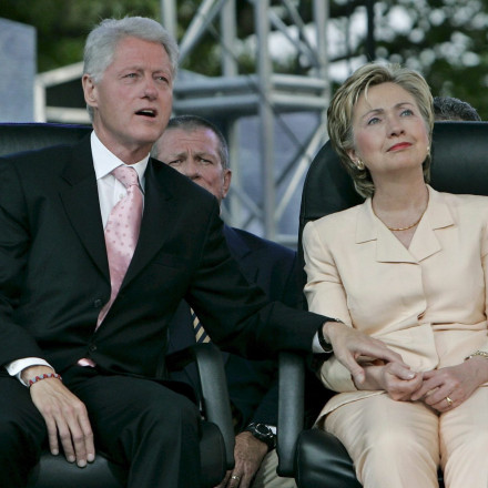 Βίντεο: Προπηλάκισαν Μπιλ Κλίντον και Χίλαρι για την Παλαιστίνη