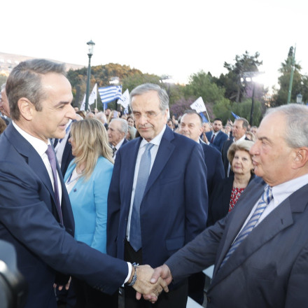 Οι παρουσίες και τα πηγαδάκια στο συνέδριο της ΝΔ στο Ζάππειο - Φωτογραφίες