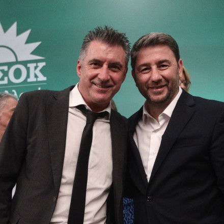 ΠΑΣΟΚ: Το γκολ του Ζαγοράκη που προκάλεσε γκρίνιες και το «Παπανδρεϊκό μπλοκ»