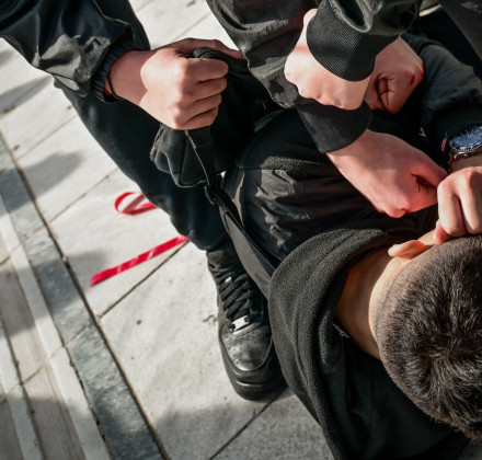 Ρόδος: Ανήλικοι επιτέθηκαν και χτύπησαν 15χρονο - Συνελήφθη ένας εκ των τριών