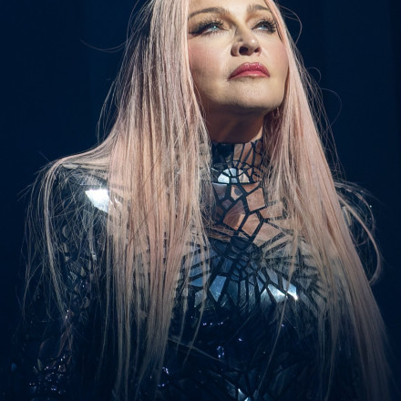 Μαντόνα: Περήφανη στην έκθεση του γιου της Ρόκο -  Η ατάκα φωτιά σε θαυμαστή της