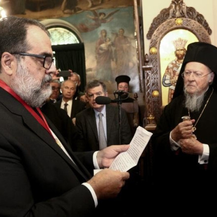 Νικόλας Πατέρας: Χειροθετήθηκε Άρχοντας Οφφικιάλιος από τον Οικουμενικό Πατριάρχη