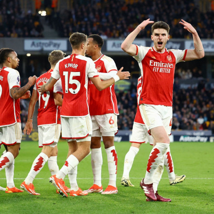 Δύο «κανονιές» αρκούσαν για την Άρσεναλ που αντέδρασε και ξαναπάτησε στην κορυφή