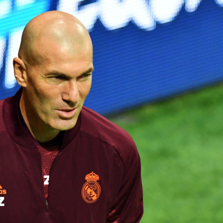 Ο Ζινεντίν Ζιντάν «παίζει» έντονα για τον πάγκο της Μάντσεστερ Γιουνάιτεντ