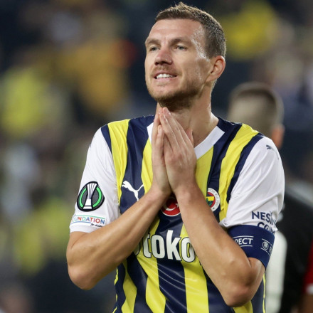 Ιντερνετικό «ντου» των φίλων του Ολυμπιακού σε μαγαζί του Τζέκο, βάλανε κακές κριτικές