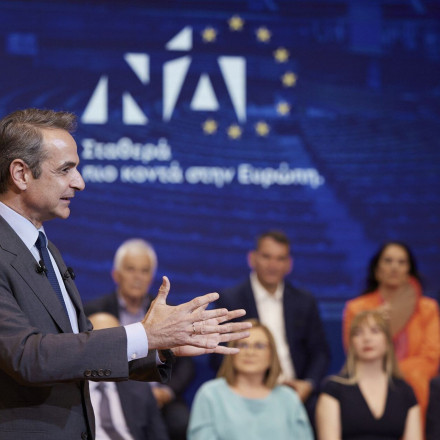 ΝΔ: Χαράσσει στρατηγική για τη δεξιά στροφή Κασσελάκη - Άνοιγμα προς την Εκκλησία