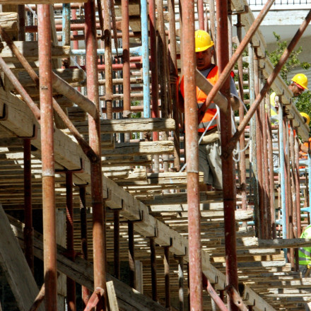 Η εξαήμερη εργασία, δείκτης αποτυχίας του Κράτους