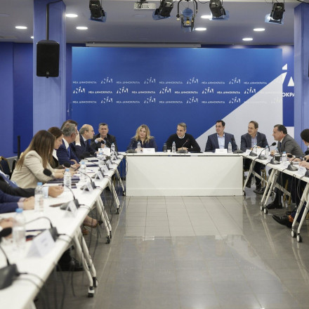 Νέα Δημοκρατία: 12 υπουργοί στις περιφέρειες για τις ευρωεκλογές