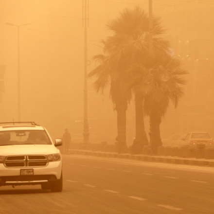 Ισχυρή αμμοθύελλα από τη Σαχάρα πλήττει τη Λιβύη: Ανεστάλη η εναέρια κυκλοφορία