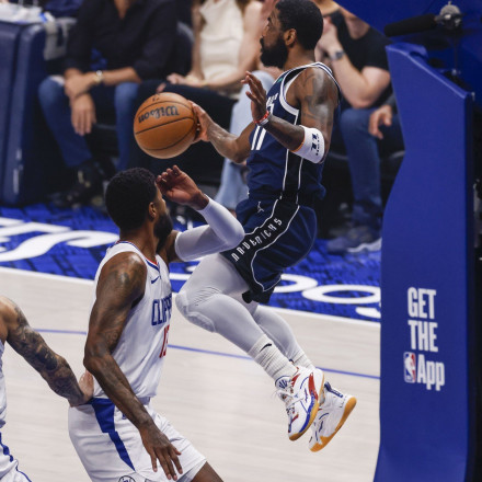 Τι Καϊρί, τι Γκάλης... Τι τους έκανε ο κοντός των Μάβερικς σαν άλλος «γκάνγκστερ»