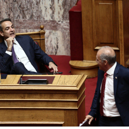 ΝΔ: Ποιος Κασσελάκης; Όλα τα πυρά σε Βελόπουλο και στο «αυθαίρετο της ακροδεξιάς»