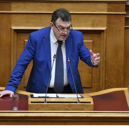 Αμετανόητος ο Παπαδόπουλος για το χαστούκι: «Εισπράττετε ό,τι νομοθετείτε»