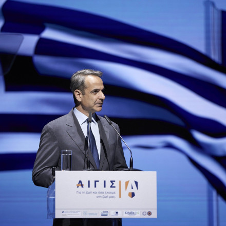 ΝΔ: Γκρίνια βουλευτών για «κλειστές πόρτες» - «Ενότητα και ψυχή» ζητά ο Μητσοτάκης